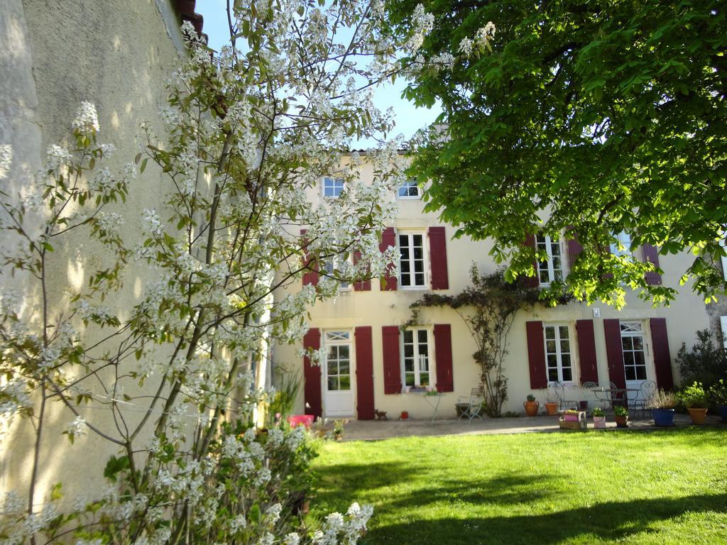 Le Logis De La Poupeliere Bed & Breakfast Vouhé Exterior photo